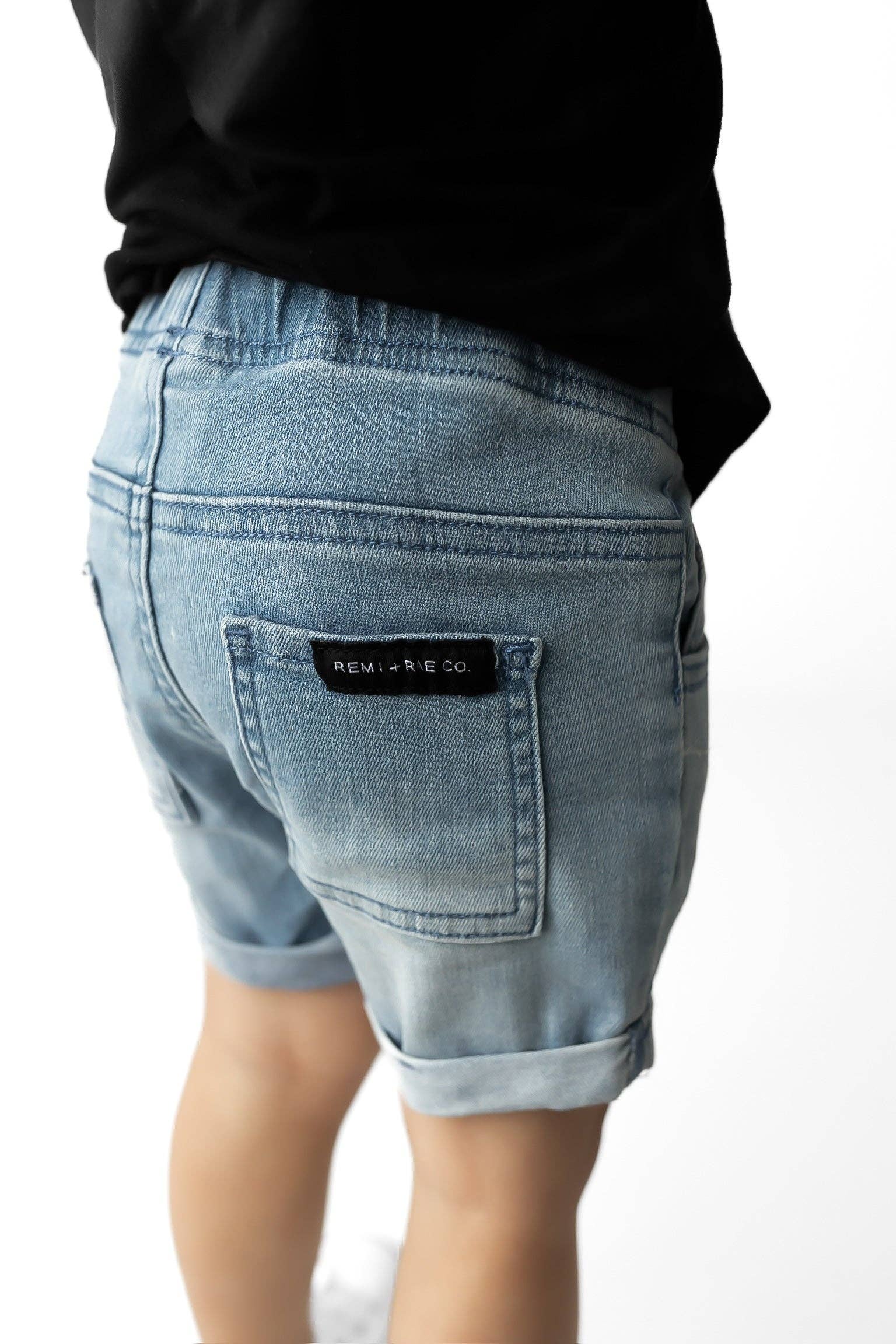 DENIM SHORTS - CLASSIC